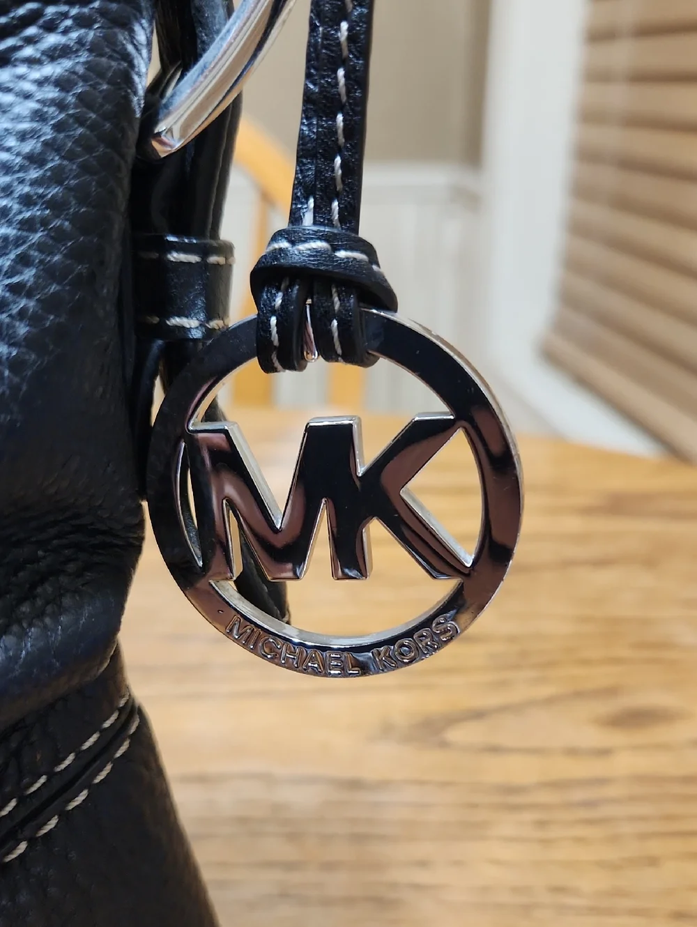 Michael Kors Tote Bag - Picture 4 of 10